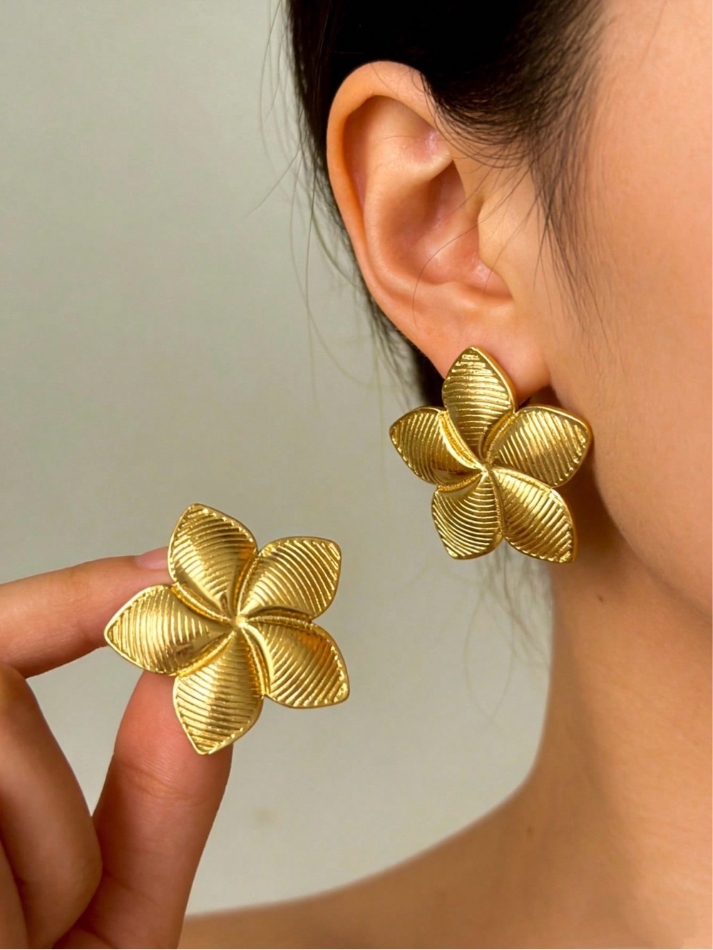 Gold Stainless Steel Flower Stud Earrings - Elegant Floral Design